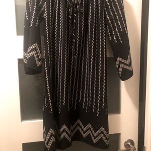 Dark blue and cream shift dress 3/4 sleeve.